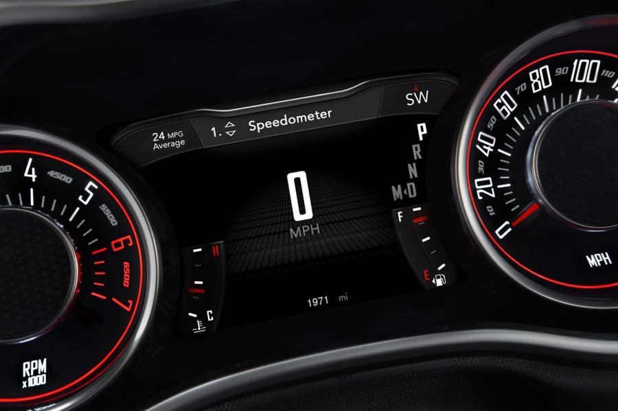  Dodge Challenger R/T Shaker 2015 года  (фото 38 из 54)